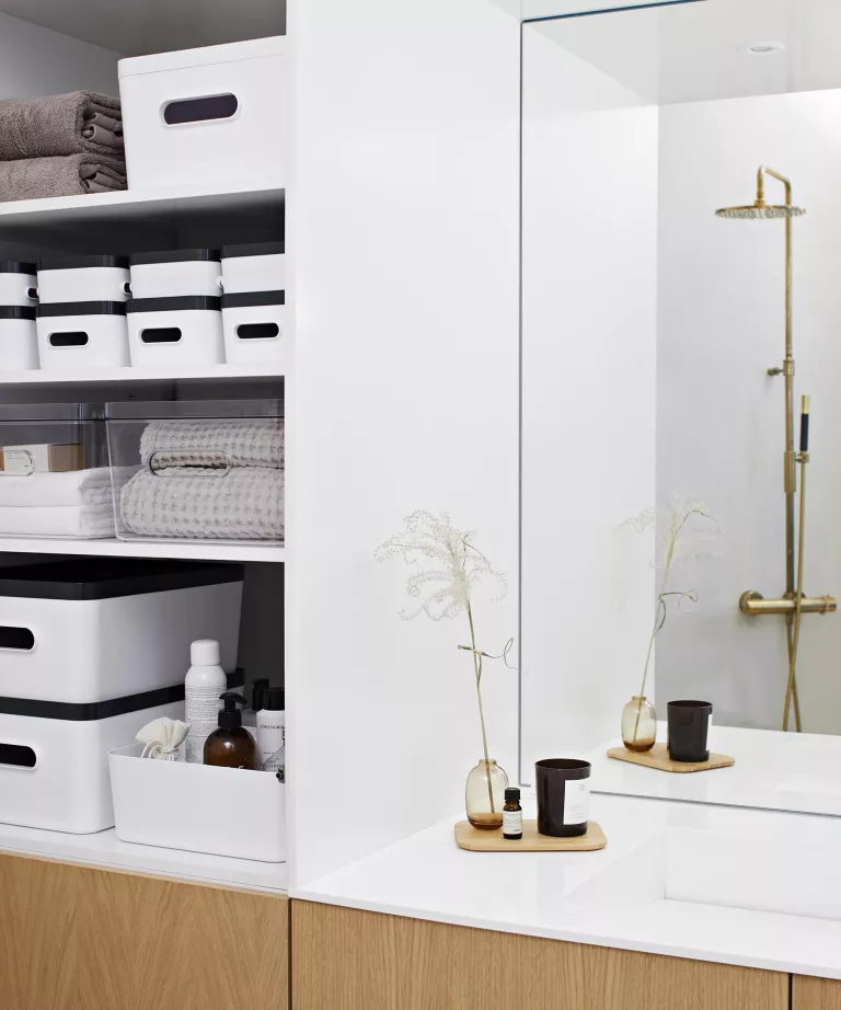 How to organize bathroom cabinets and vanities – 10 easy ways to tidy