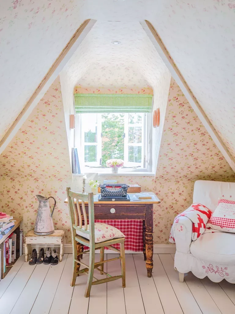 Full of handmade quilts and vintage finds, this home offers the warmest welcome