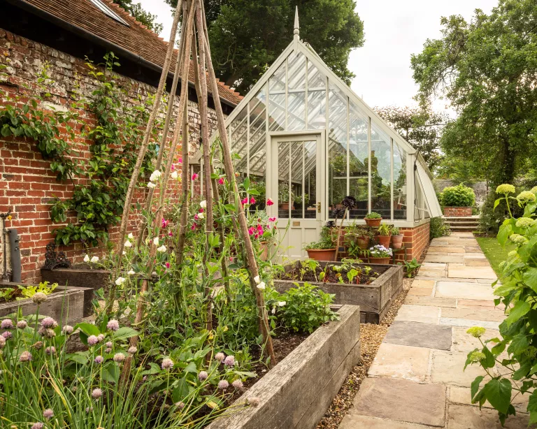 Planning a greenhouse – 10 ways to make the best use of space year round