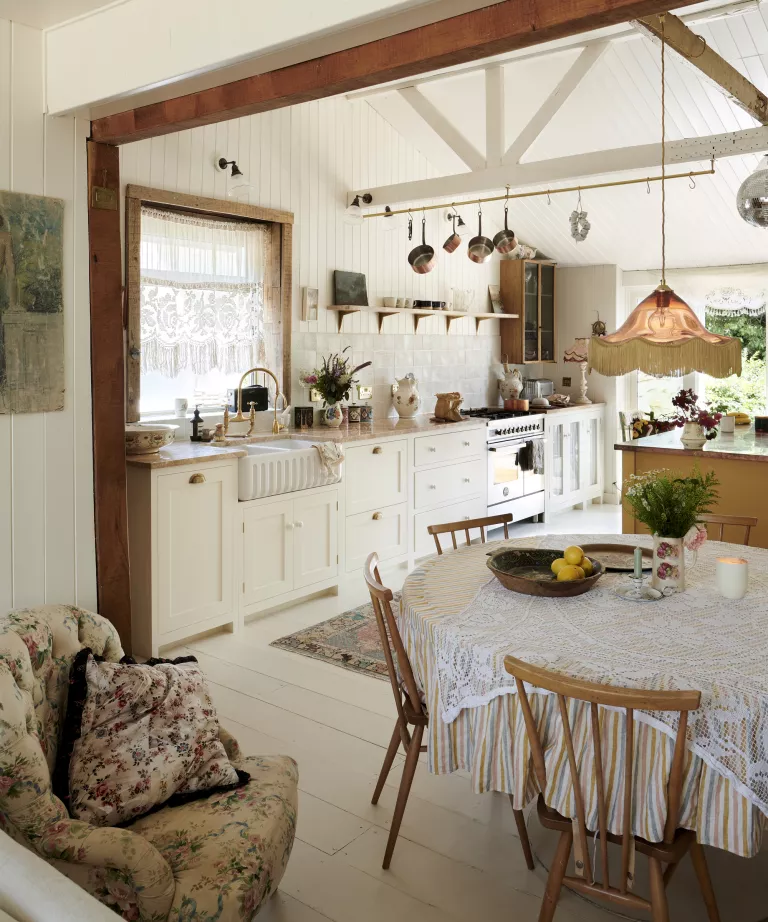 Cozy kitchen ideas – 11 stylish and intimate spaces