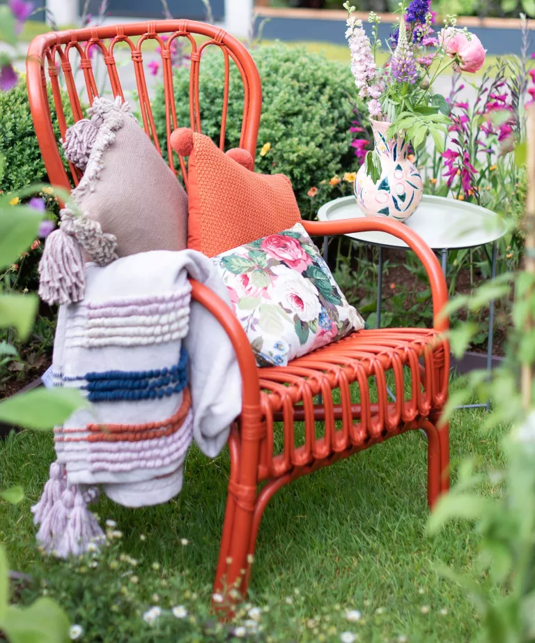 9 ways to create a beautiful spring garden and make the most of the season in your outdoor space